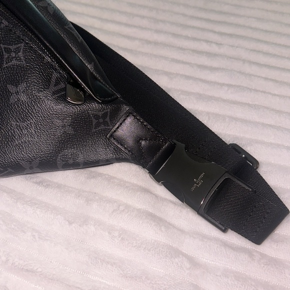 Louis Vuitton Discovery Bumbag PM - Picture 4 of 10